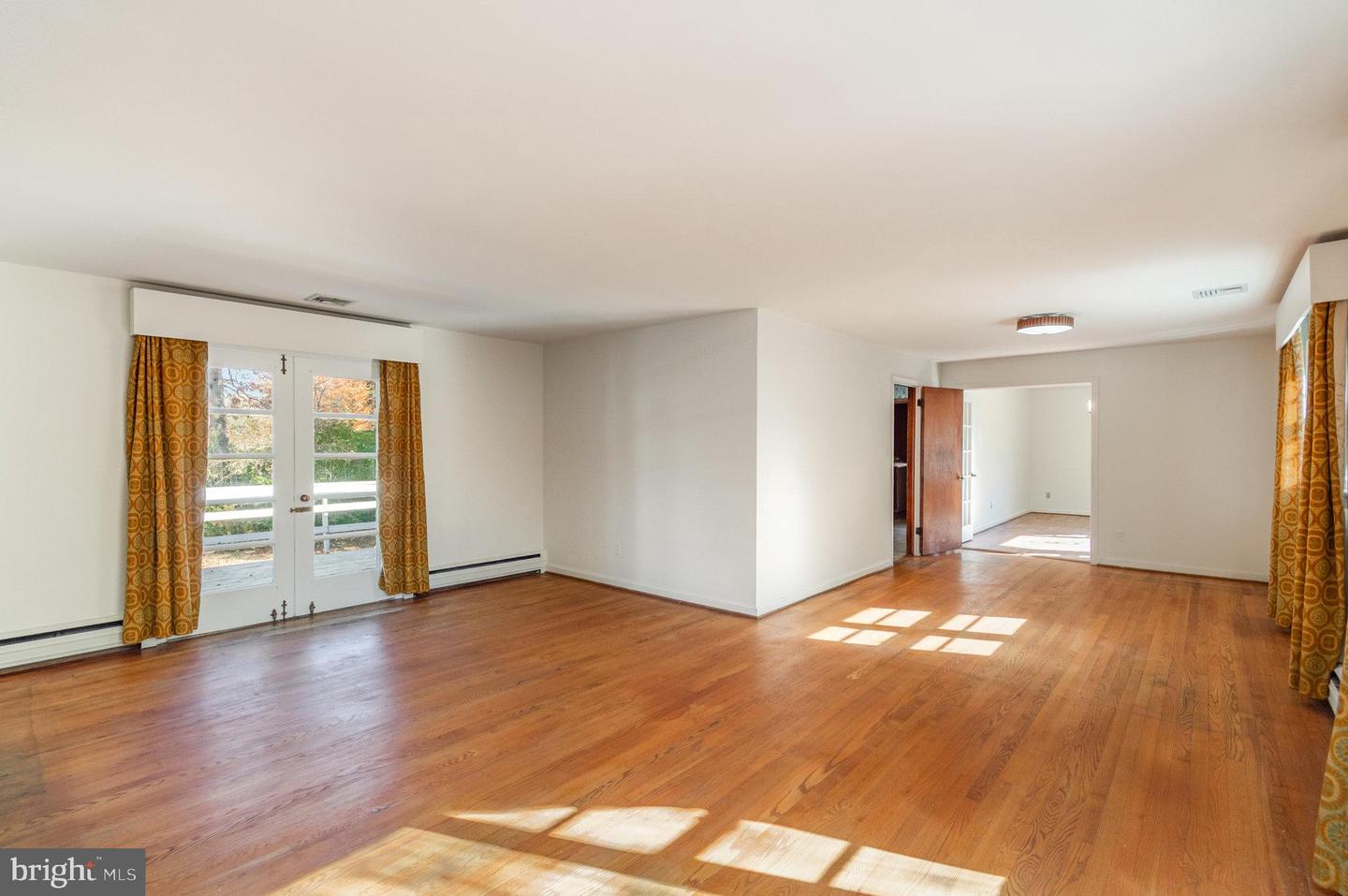 6478 WOODRIDGE RD, ALEXANDRIA, Virginia 22312, 4 Bedrooms Bedrooms, 6 Rooms Rooms,2 BathroomsBathrooms,Residential,For sale,6478 WOODRIDGE RD,VAFX2278374 MLS # VAFX2278374