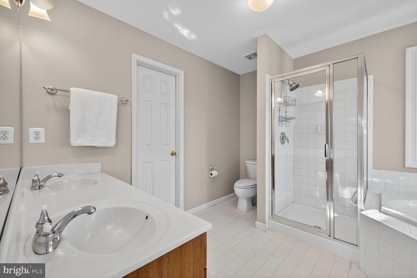 12380 MOUNTAIN RD, LOVETTSVILLE, Virginia 20180, 4 Bedrooms Bedrooms, 9 Rooms Rooms,2 BathroomsBathrooms,Residential,For sale,12380 MOUNTAIN RD,VALO2110768 MLS # VALO2110768