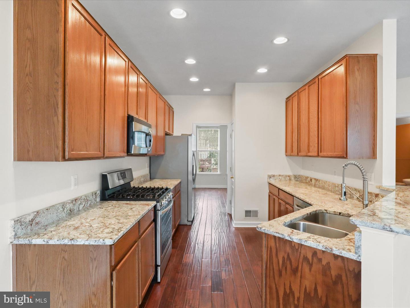 7684 AUDUBON MEADOW WAY, ALEXANDRIA, Virginia 22306, 3 Bedrooms Bedrooms, ,3 BathroomsBathrooms,Residential,For sale,7684 AUDUBON MEADOW WAY,VAFX2278296 MLS # VAFX2278296