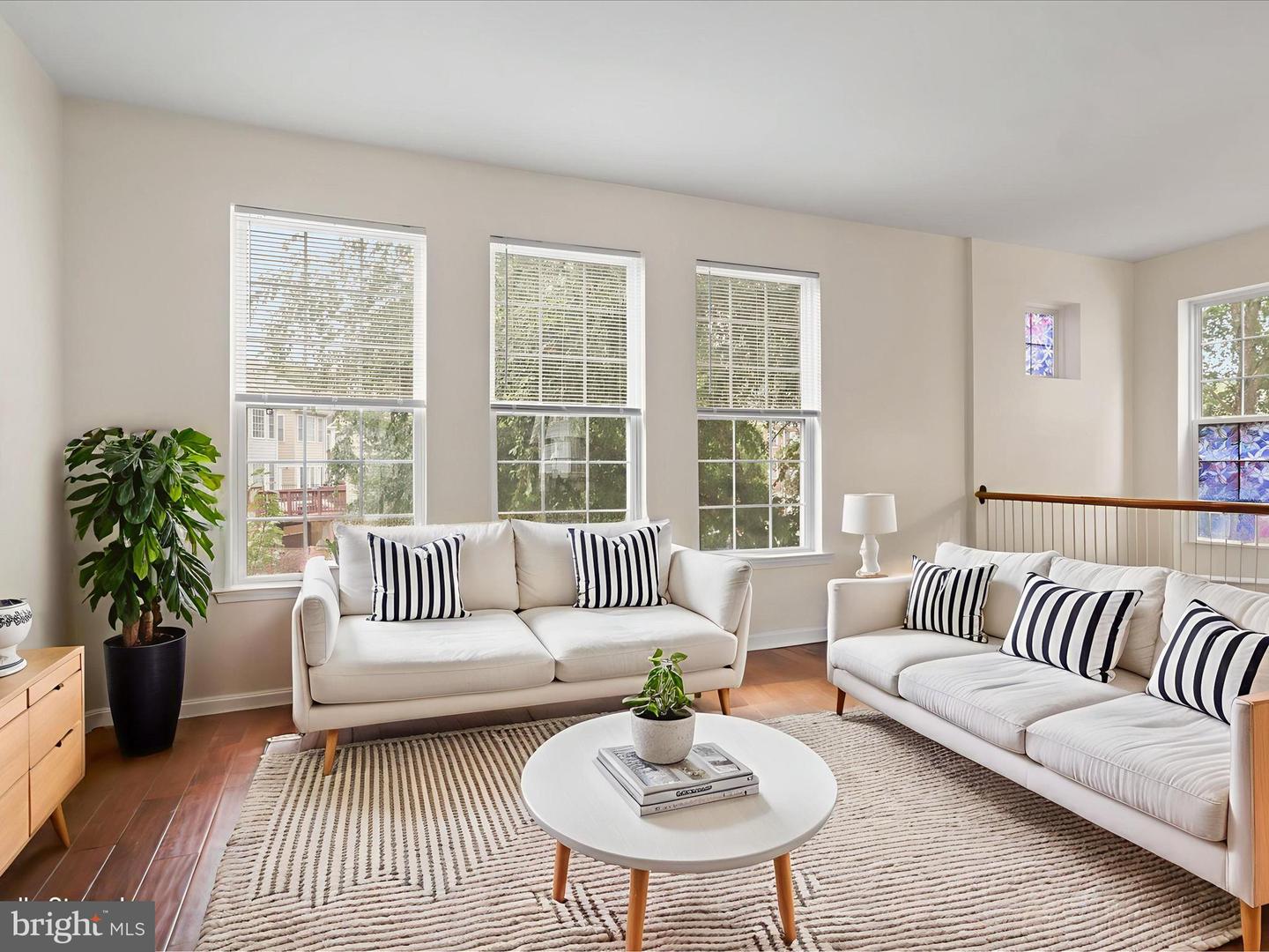 7684 AUDUBON MEADOW WAY, ALEXANDRIA, Virginia 22306, 3 Bedrooms Bedrooms, ,3 BathroomsBathrooms,Residential,For sale,7684 AUDUBON MEADOW WAY,VAFX2278296 MLS # VAFX2278296