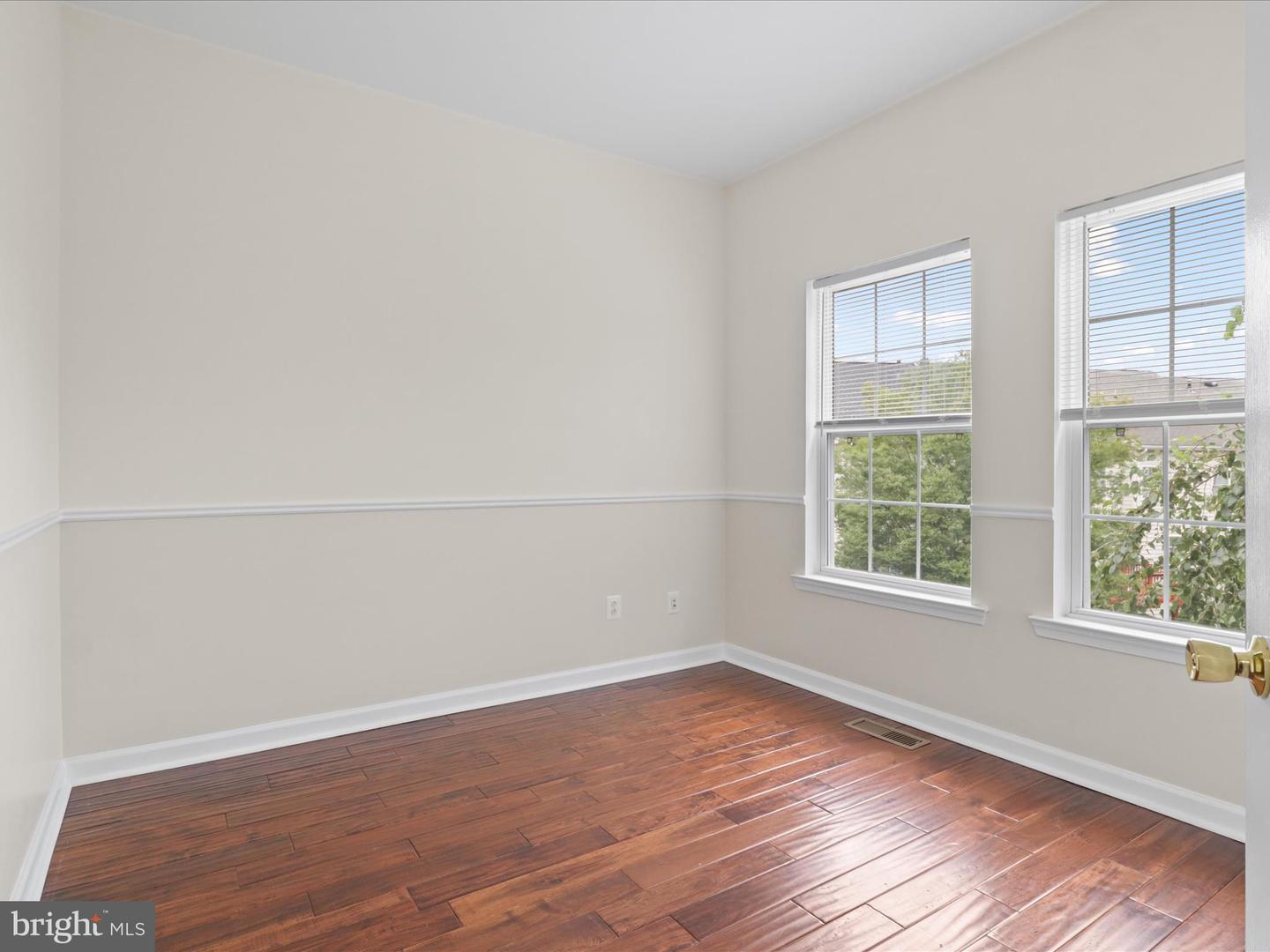 7684 AUDUBON MEADOW WAY, ALEXANDRIA, Virginia 22306, 3 Bedrooms Bedrooms, ,3 BathroomsBathrooms,Residential,For sale,7684 AUDUBON MEADOW WAY,VAFX2278296 MLS # VAFX2278296