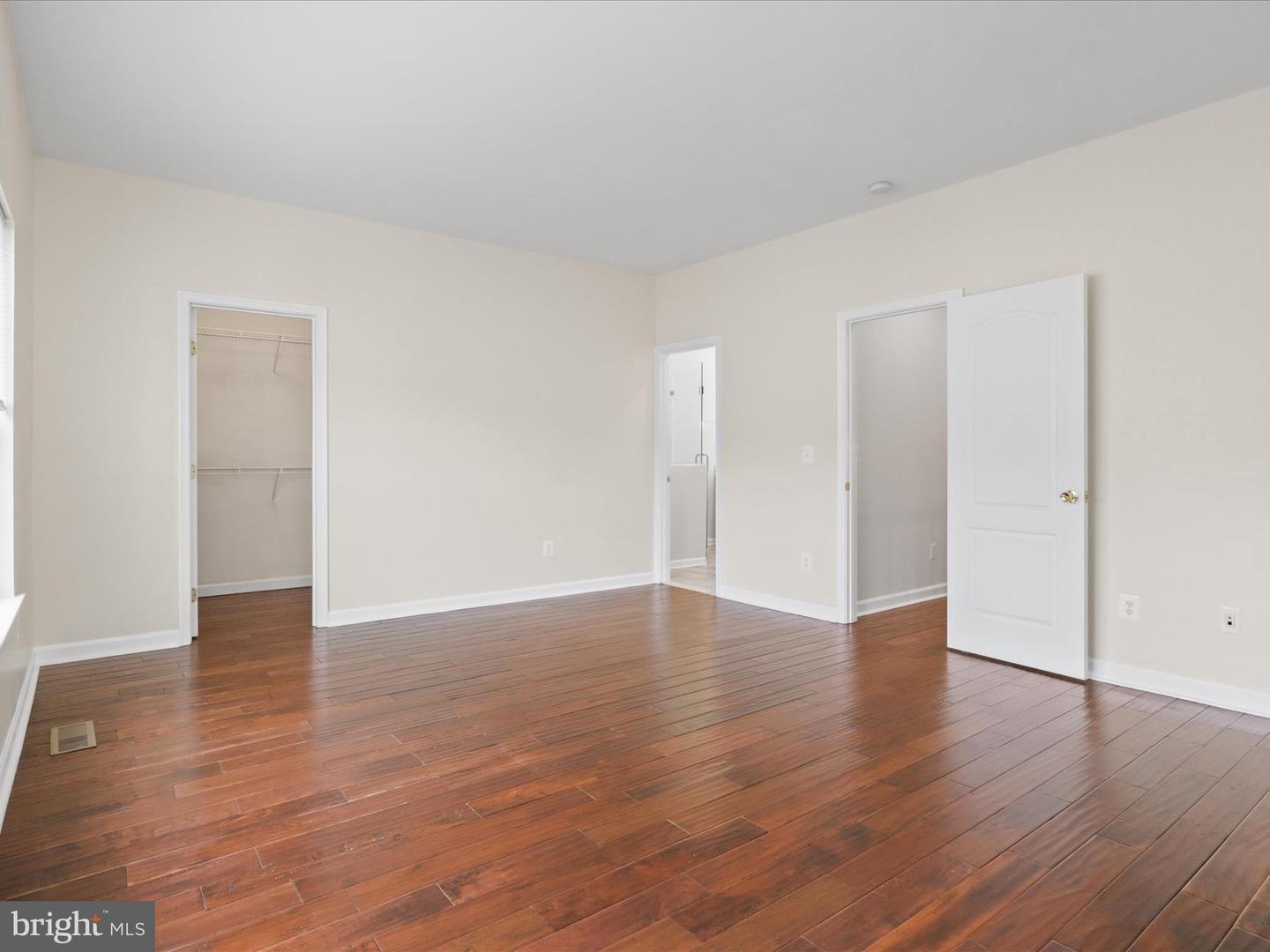 7684 AUDUBON MEADOW WAY, ALEXANDRIA, Virginia 22306, 3 Bedrooms Bedrooms, ,3 BathroomsBathrooms,Residential,For sale,7684 AUDUBON MEADOW WAY,VAFX2278296 MLS # VAFX2278296