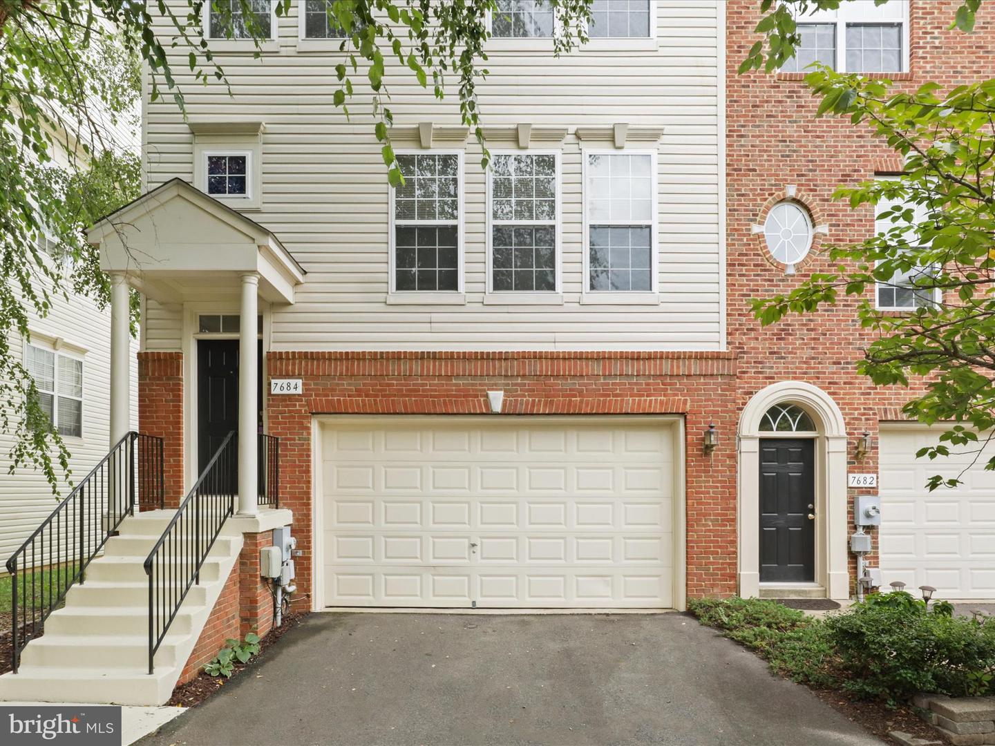 7684 AUDUBON MEADOW WAY, ALEXANDRIA, Virginia 22306, 3 Bedrooms Bedrooms, ,3 BathroomsBathrooms,Residential,For sale,7684 AUDUBON MEADOW WAY,VAFX2278296 MLS # VAFX2278296