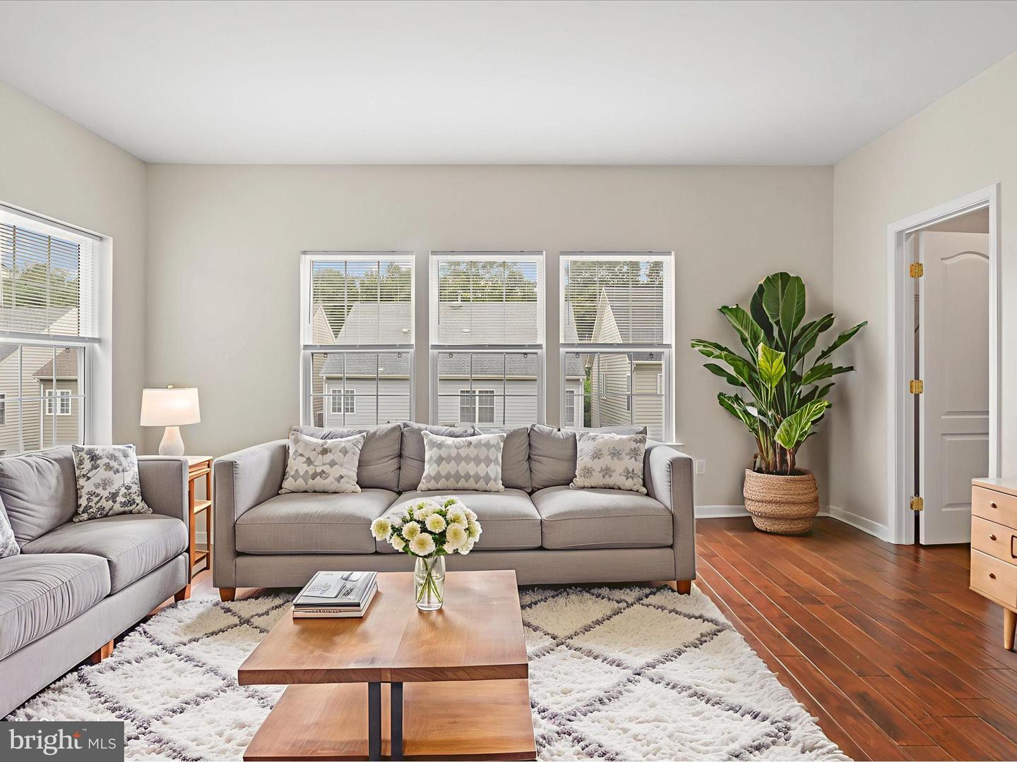 7684 AUDUBON MEADOW WAY, ALEXANDRIA, Virginia 22306, 3 Bedrooms Bedrooms, ,3 BathroomsBathrooms,Residential,For sale,7684 AUDUBON MEADOW WAY,VAFX2278296 MLS # VAFX2278296