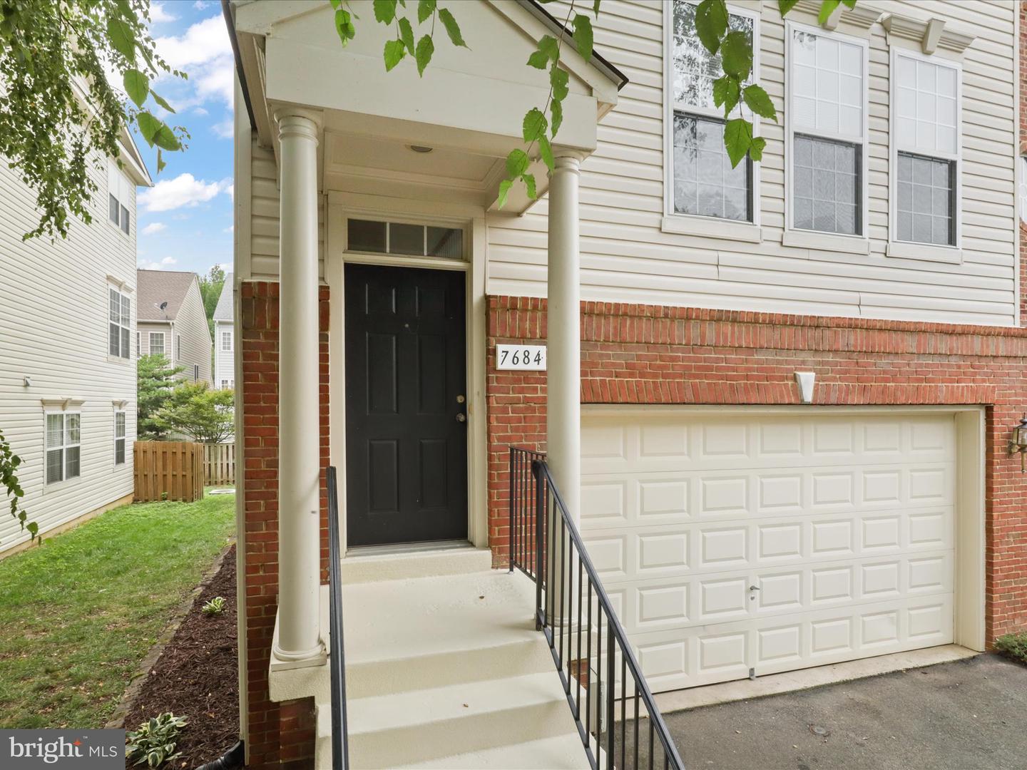 7684 AUDUBON MEADOW WAY, ALEXANDRIA, Virginia 22306, 3 Bedrooms Bedrooms, ,3 BathroomsBathrooms,Residential,For sale,7684 AUDUBON MEADOW WAY,VAFX2278296 MLS # VAFX2278296