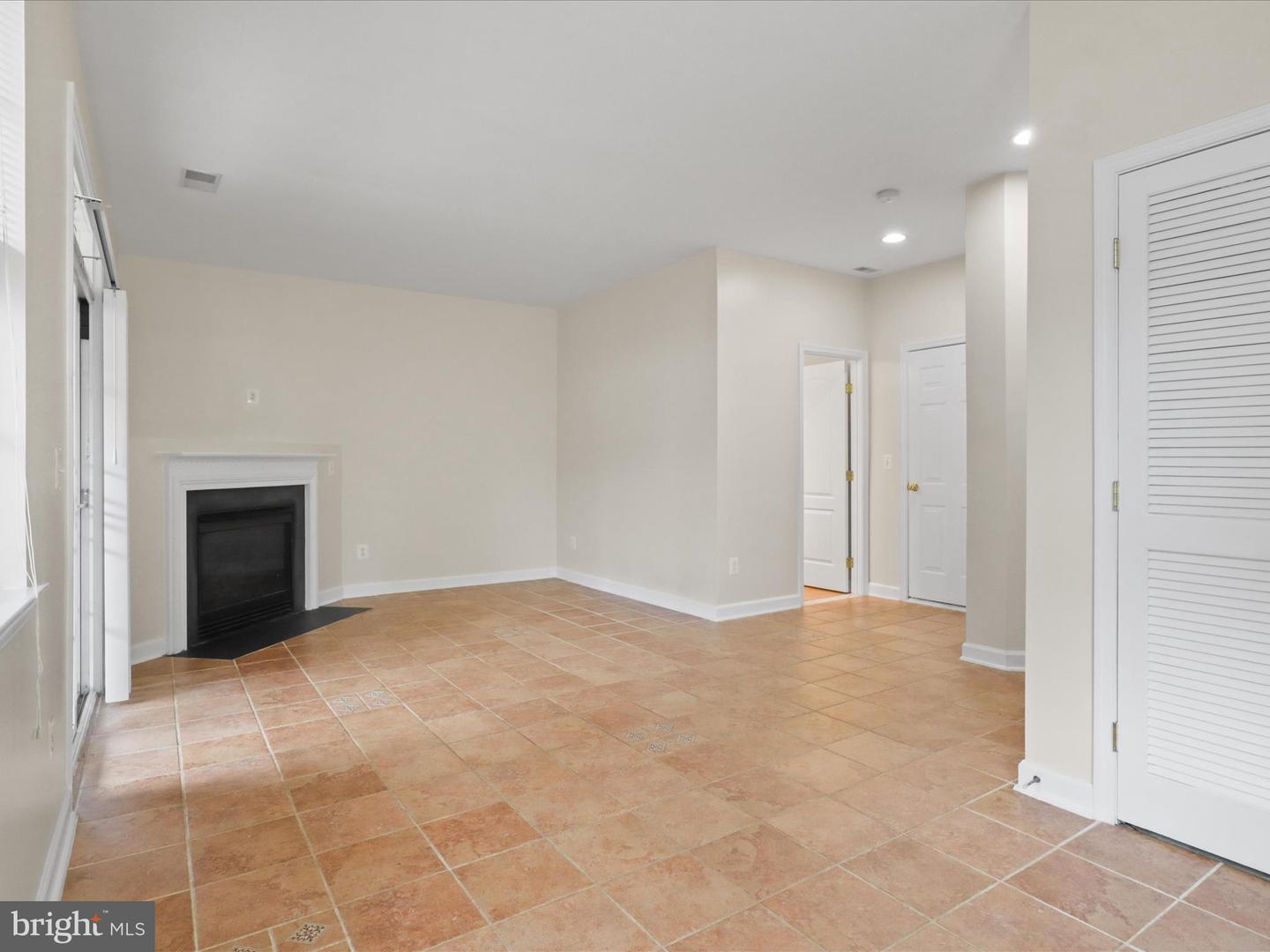 7684 AUDUBON MEADOW WAY, ALEXANDRIA, Virginia 22306, 3 Bedrooms Bedrooms, ,3 BathroomsBathrooms,Residential,For sale,7684 AUDUBON MEADOW WAY,VAFX2278296 MLS # VAFX2278296