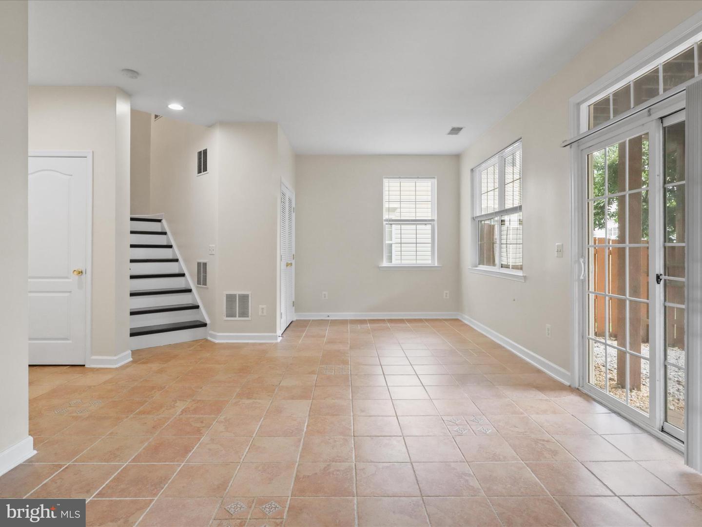 7684 AUDUBON MEADOW WAY, ALEXANDRIA, Virginia 22306, 3 Bedrooms Bedrooms, ,3 BathroomsBathrooms,Residential,For sale,7684 AUDUBON MEADOW WAY,VAFX2278296 MLS # VAFX2278296