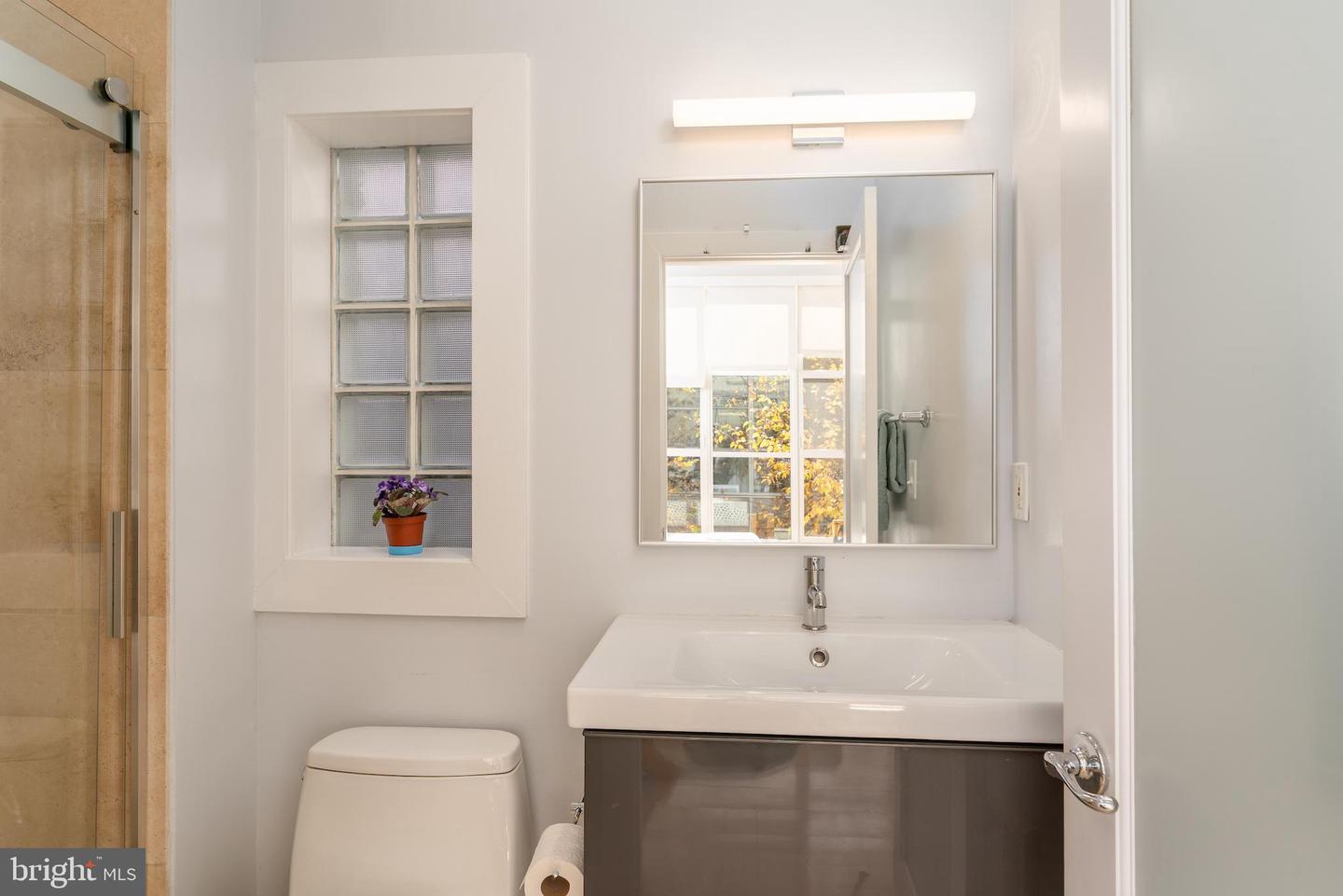 2380 CHAMPLAIN ST NW #15 NOW 305 PENTHOUSE, WASHINGTON, District Of Columbia 20009, 2 Bedrooms Bedrooms, 7 Rooms Rooms,2 BathroomsBathrooms,Residential,For sale,2380 CHAMPLAIN ST NW #15 NOW 305 PENTHOUSE,DCDC2230902 MLS # DCDC2230902