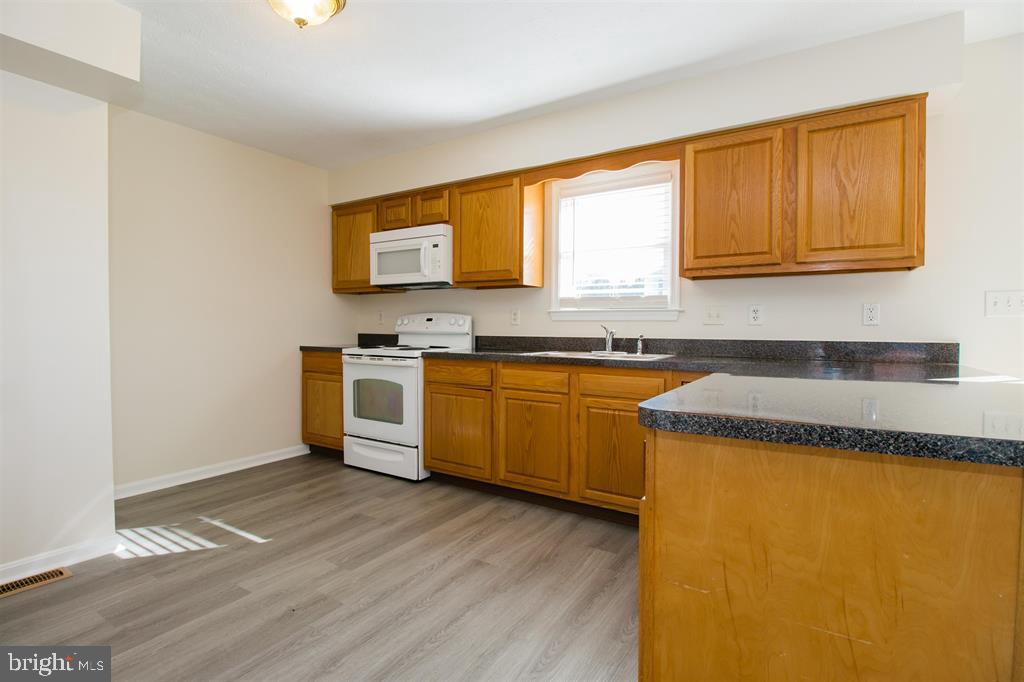 446 SUMMIT N, WOODSTOCK, Virginia 22664, 3 Bedrooms Bedrooms, ,2 BathroomsBathrooms,Residential,For sale,446 SUMMIT N,VASH2012948 MLS # VASH2012948