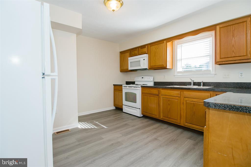 446 SUMMIT N, WOODSTOCK, Virginia 22664, 3 Bedrooms Bedrooms, ,2 BathroomsBathrooms,Residential,For sale,446 SUMMIT N,VASH2012948 MLS # VASH2012948