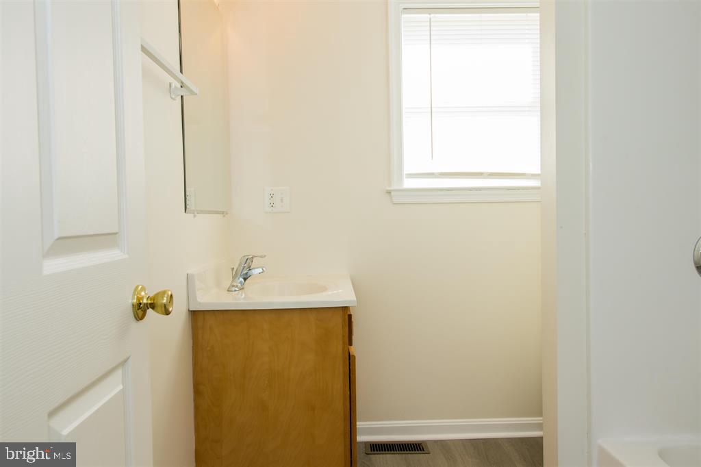 446 SUMMIT N, WOODSTOCK, Virginia 22664, 3 Bedrooms Bedrooms, ,2 BathroomsBathrooms,Residential,For sale,446 SUMMIT N,VASH2012948 MLS # VASH2012948