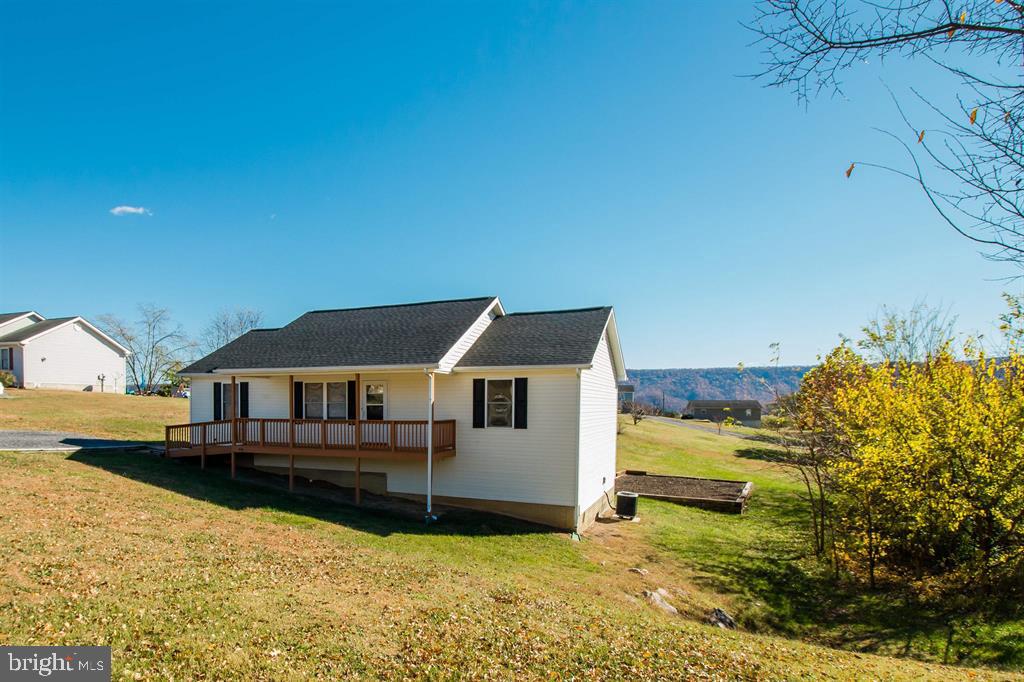446 SUMMIT N, WOODSTOCK, Virginia 22664, 3 Bedrooms Bedrooms, ,2 BathroomsBathrooms,Residential,For sale,446 SUMMIT N,VASH2012948 MLS # VASH2012948