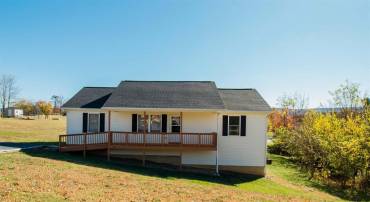 446 SUMMIT N, WOODSTOCK, Virginia 22664, 3 Bedrooms Bedrooms, ,2 BathroomsBathrooms,Residential,For sale,446 SUMMIT N,VASH2012948 MLS # VASH2012948