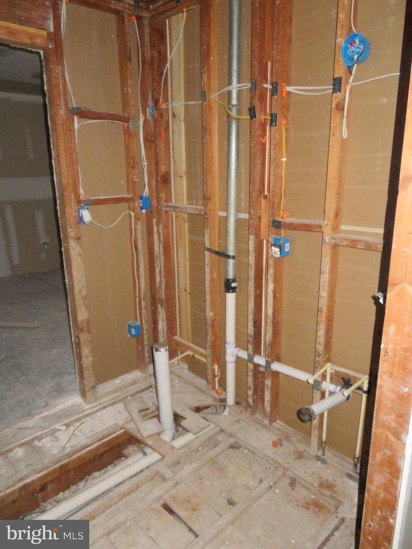 1601 NORTH PORTAL DR NW, WASHINGTON, District Of Columbia 20012, 4 Bedrooms Bedrooms, ,4 BathroomsBathrooms,Residential,For sale,1601 NORTH PORTAL DR NW,DCDC2230928 MLS # DCDC2230928