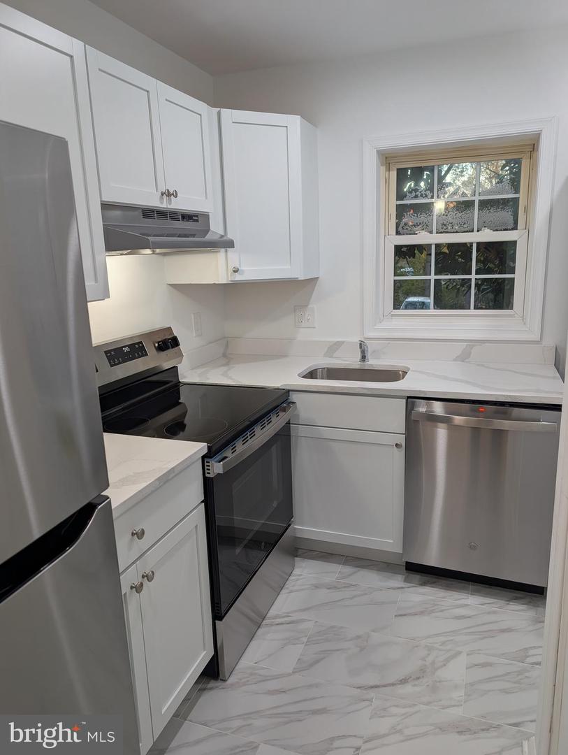 7619 TIVERTON DR, SPRINGFIELD, Virginia 22152, 2 Bedrooms Bedrooms, ,1 BathroomBathrooms,Residential,For sale,7619 TIVERTON DR,VAFX2278342 MLS # VAFX2278342