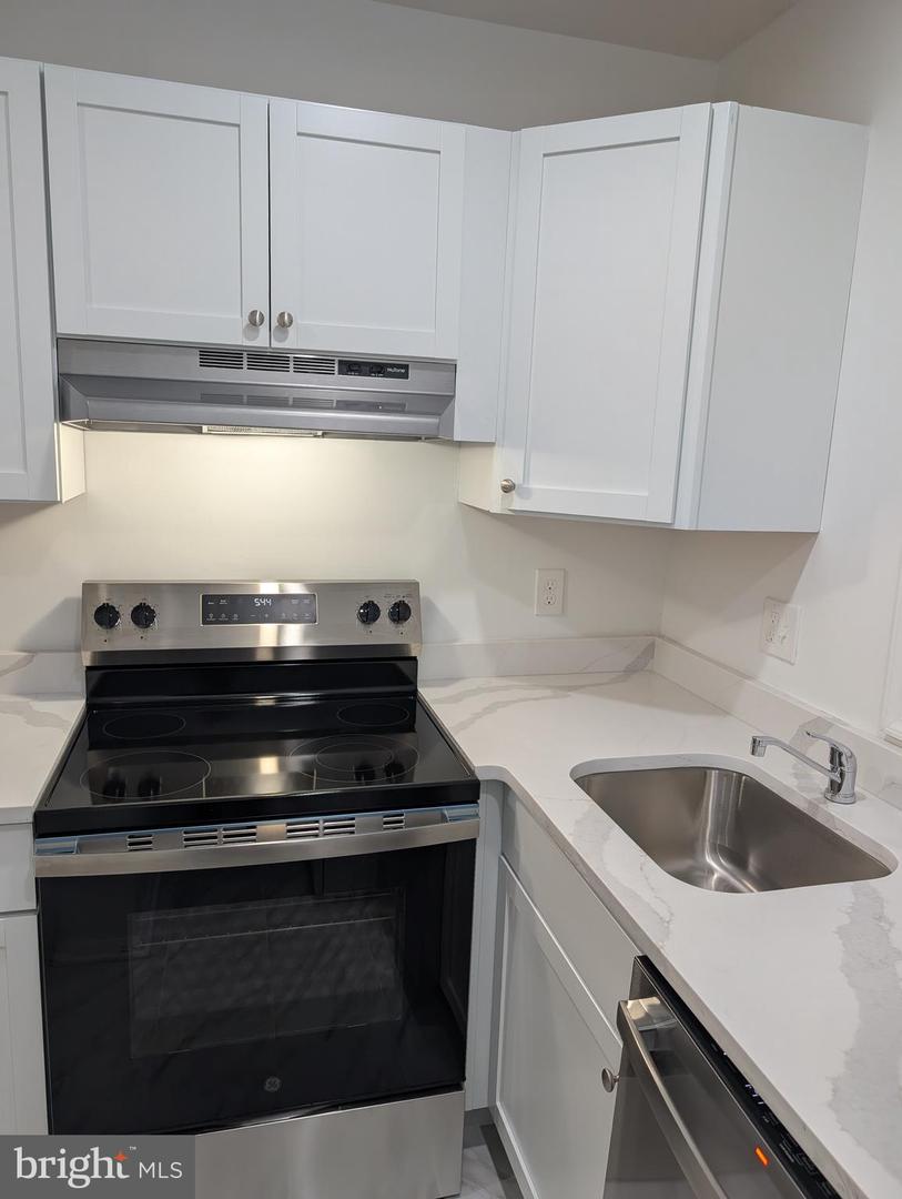 7619 TIVERTON DR, SPRINGFIELD, Virginia 22152, 2 Bedrooms Bedrooms, ,1 BathroomBathrooms,Residential,For sale,7619 TIVERTON DR,VAFX2278342 MLS # VAFX2278342