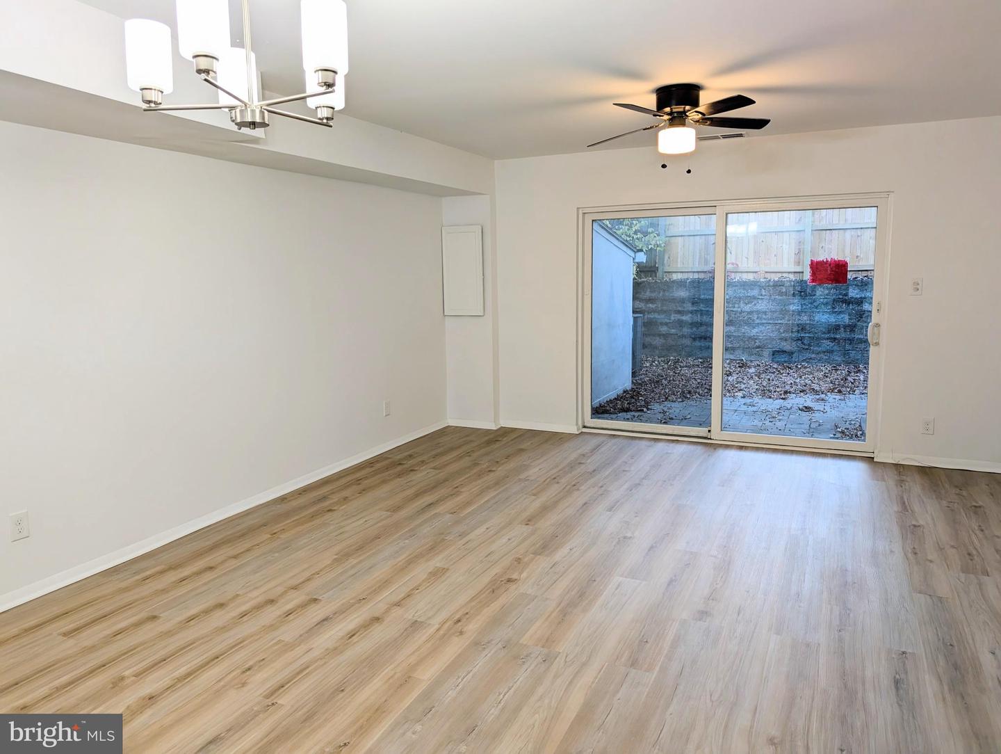 7619 TIVERTON DR, SPRINGFIELD, Virginia 22152, 2 Bedrooms Bedrooms, ,1 BathroomBathrooms,Residential,For sale,7619 TIVERTON DR,VAFX2278342 MLS # VAFX2278342