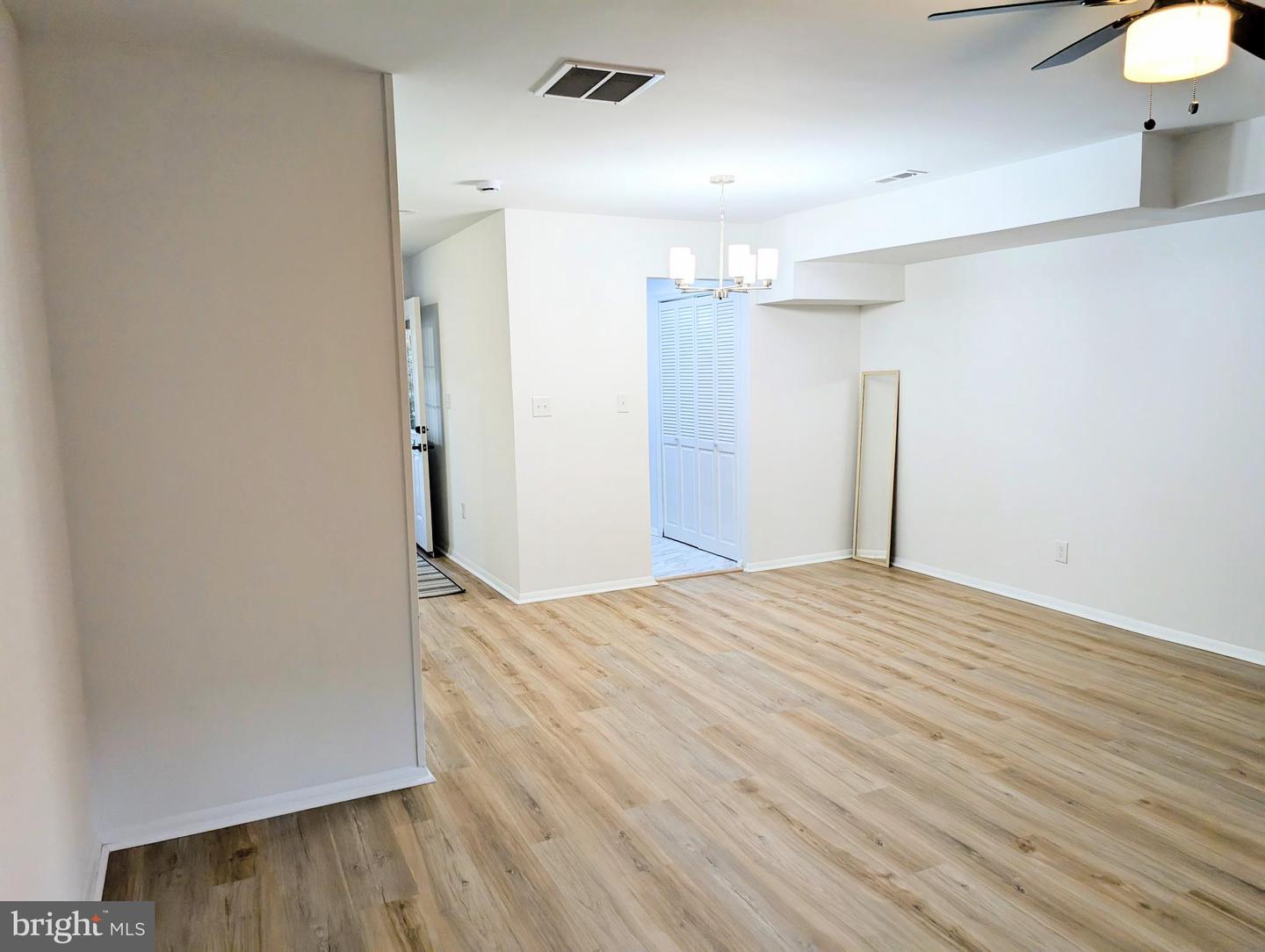 7619 TIVERTON DR, SPRINGFIELD, Virginia 22152, 2 Bedrooms Bedrooms, ,1 BathroomBathrooms,Residential,For sale,7619 TIVERTON DR,VAFX2278342 MLS # VAFX2278342