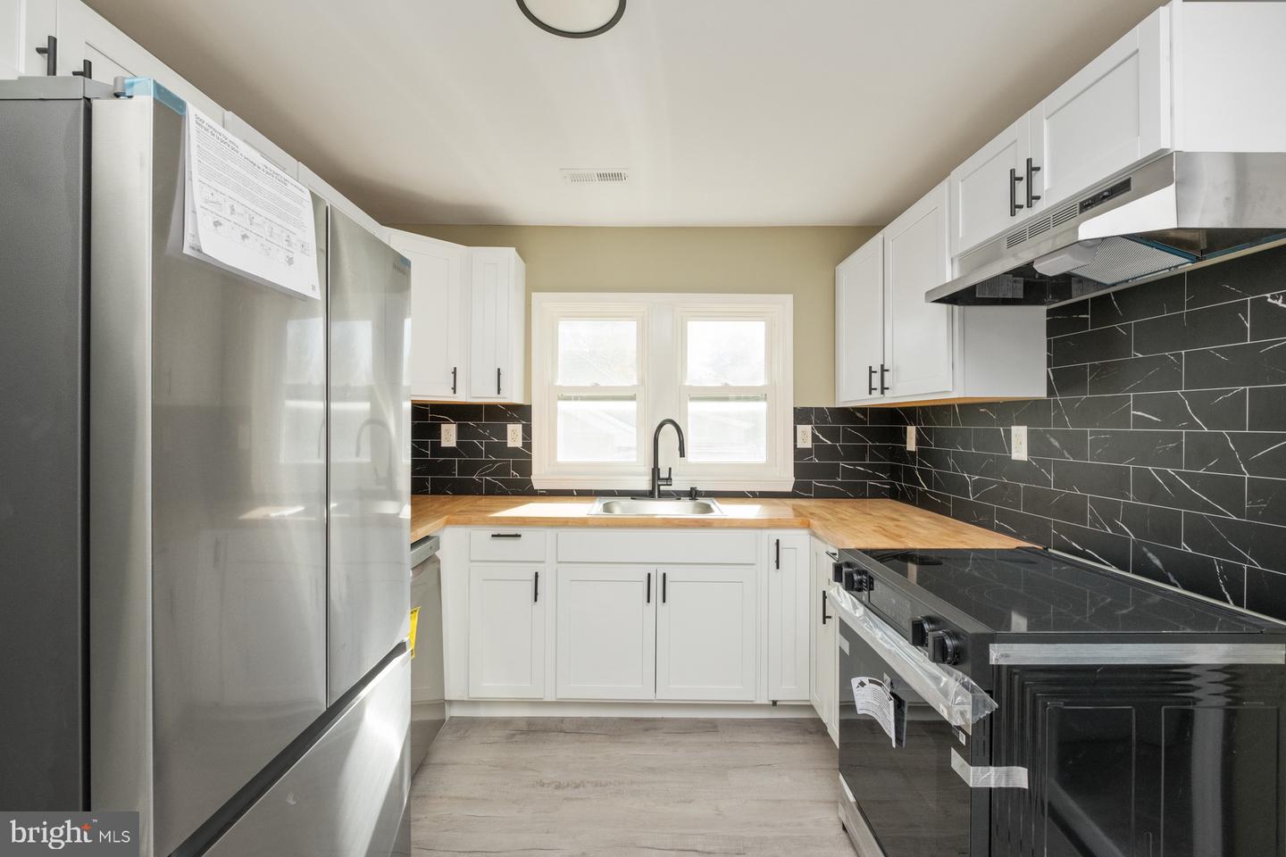 1080 AIRPORT RD, WINCHESTER, Virginia 22602, 2 Bedrooms Bedrooms, ,2 BathroomsBathrooms,Residential,For sale,1080 AIRPORT RD,VAFV2037956 MLS # VAFV2037956