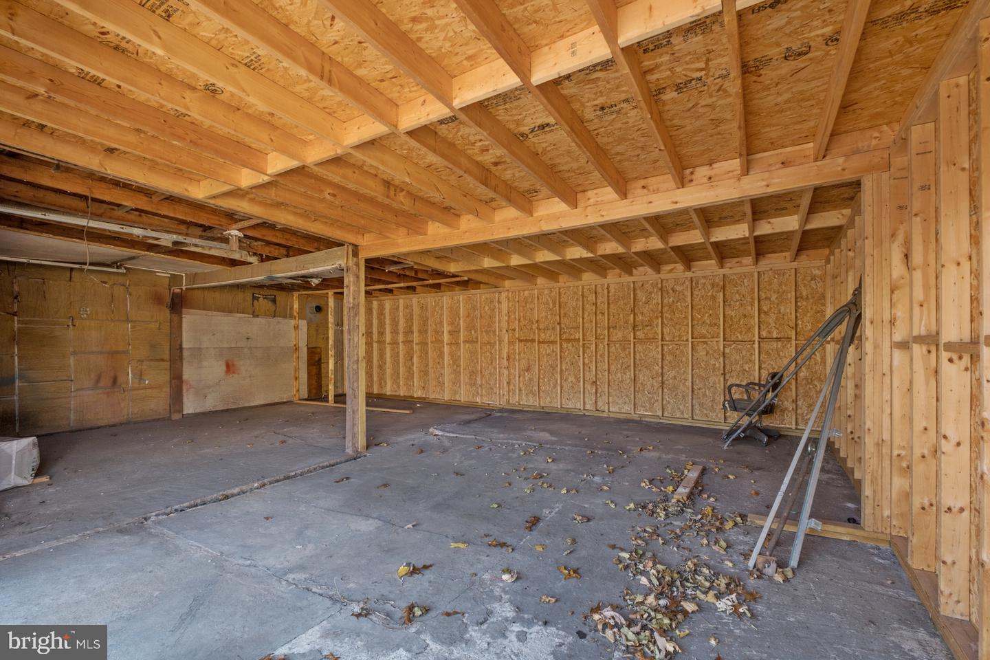 1080 AIRPORT RD, WINCHESTER, Virginia 22602, 2 Bedrooms Bedrooms, ,2 BathroomsBathrooms,Residential,For sale,1080 AIRPORT RD,VAFV2037956 MLS # VAFV2037956