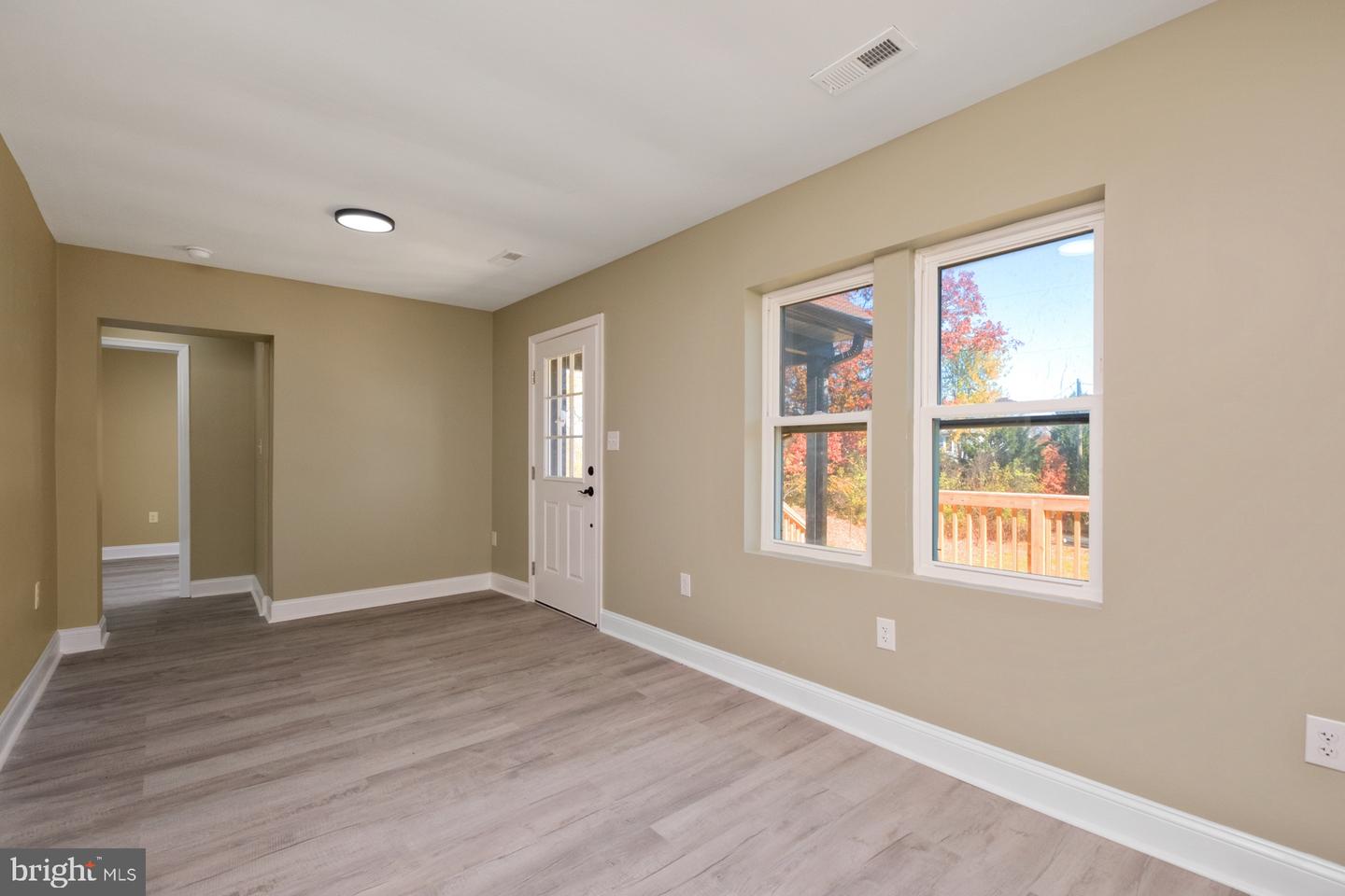 1080 AIRPORT RD, WINCHESTER, Virginia 22602, 2 Bedrooms Bedrooms, ,2 BathroomsBathrooms,Residential,For sale,1080 AIRPORT RD,VAFV2037956 MLS # VAFV2037956