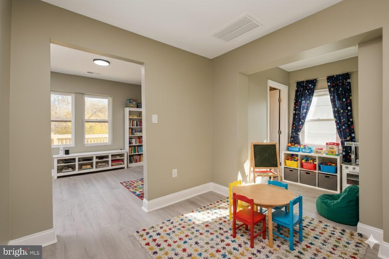 1080 AIRPORT RD, WINCHESTER, Virginia 22602, 2 Bedrooms Bedrooms, ,2 BathroomsBathrooms,Residential,For sale,1080 AIRPORT RD,VAFV2037956 MLS # VAFV2037956