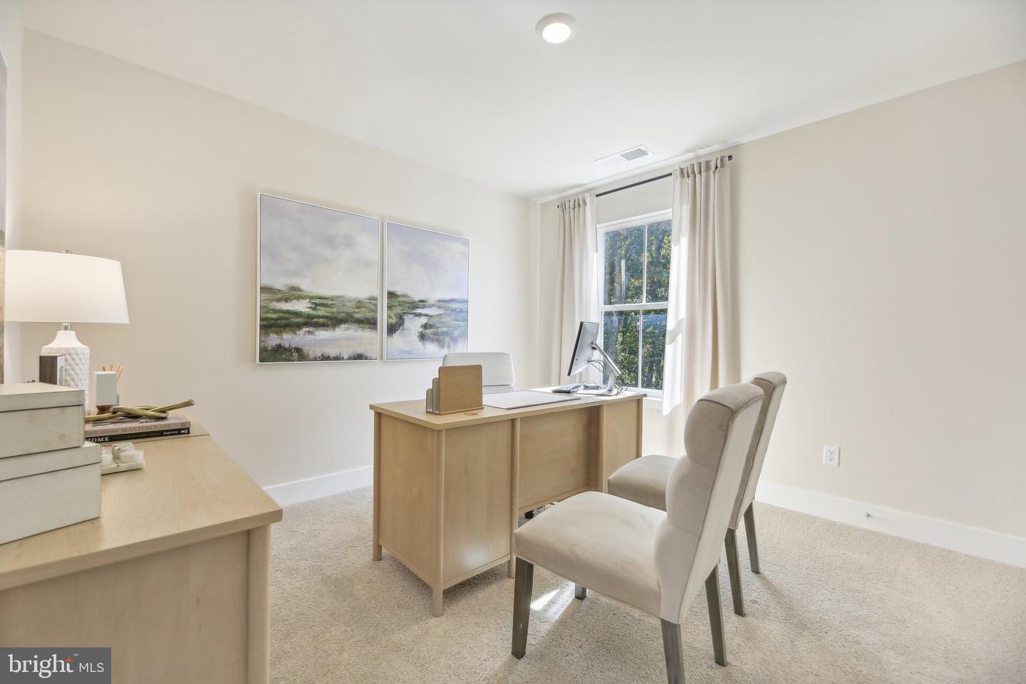 121 MASCOUTEN ST, WINCHESTER, Virginia 22602, 6 Bedrooms Bedrooms, ,4 BathroomsBathrooms,Residential,For sale,121 MASCOUTEN ST,VAFV2037958 MLS # VAFV2037958