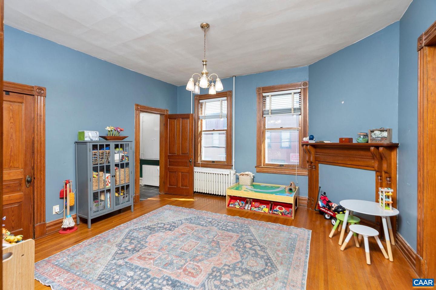 501 W JOHNSON ST, STAUNTON, Virginia 24401, 4 Bedrooms Bedrooms, ,1 BathroomBathrooms,Residential,For sale,501 W JOHNSON ST,670868 MLS # 670868