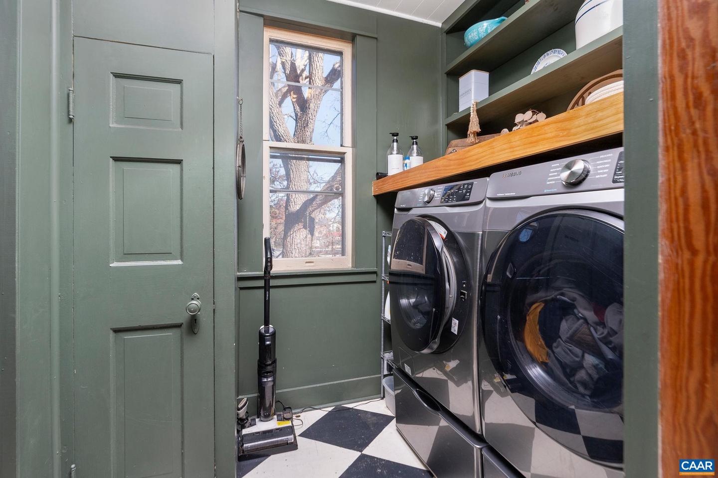 501 W JOHNSON ST, STAUNTON, Virginia 24401, 4 Bedrooms Bedrooms, ,1 BathroomBathrooms,Residential,For sale,501 W JOHNSON ST,670868 MLS # 670868