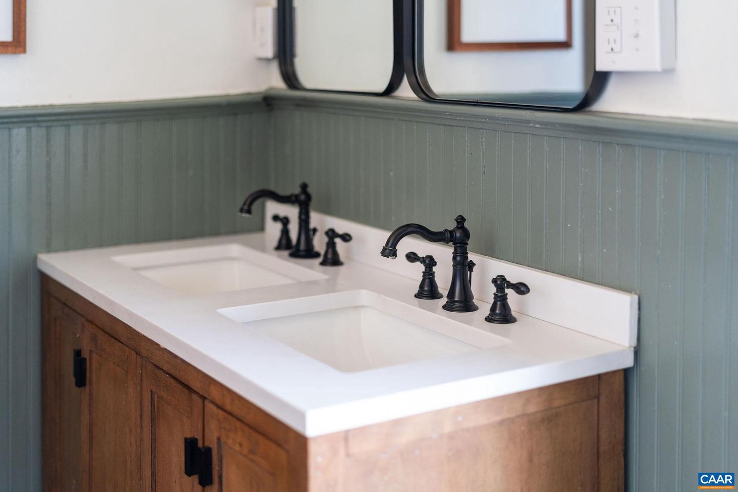 501 W JOHNSON ST, STAUNTON, Virginia 24401, 4 Bedrooms Bedrooms, ,1 BathroomBathrooms,Residential,For sale,501 W JOHNSON ST,670868 MLS # 670868