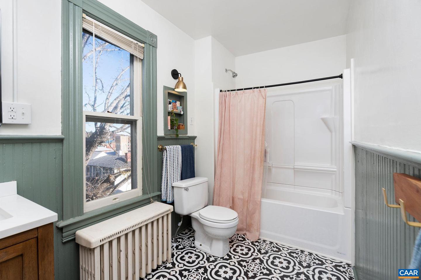 501 W JOHNSON ST, STAUNTON, Virginia 24401, 4 Bedrooms Bedrooms, ,1 BathroomBathrooms,Residential,For sale,501 W JOHNSON ST,670868 MLS # 670868