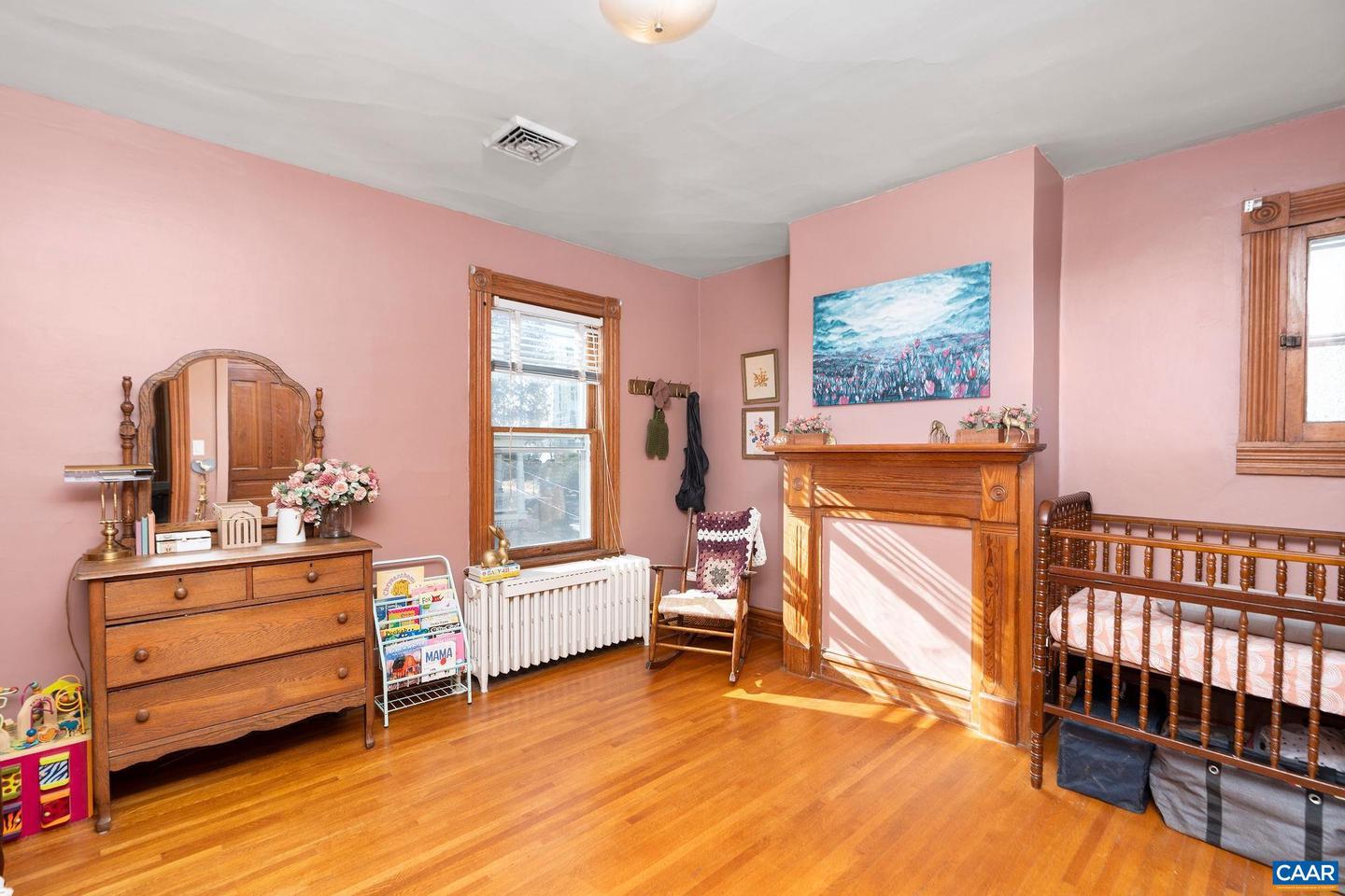 501 W JOHNSON ST, STAUNTON, Virginia 24401, 4 Bedrooms Bedrooms, ,1 BathroomBathrooms,Residential,For sale,501 W JOHNSON ST,670868 MLS # 670868