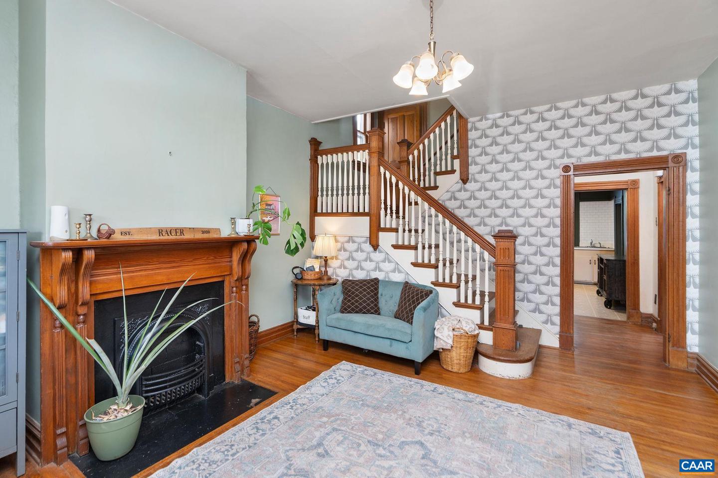 501 W JOHNSON ST, STAUNTON, Virginia 24401, 4 Bedrooms Bedrooms, ,1 BathroomBathrooms,Residential,For sale,501 W JOHNSON ST,670868 MLS # 670868