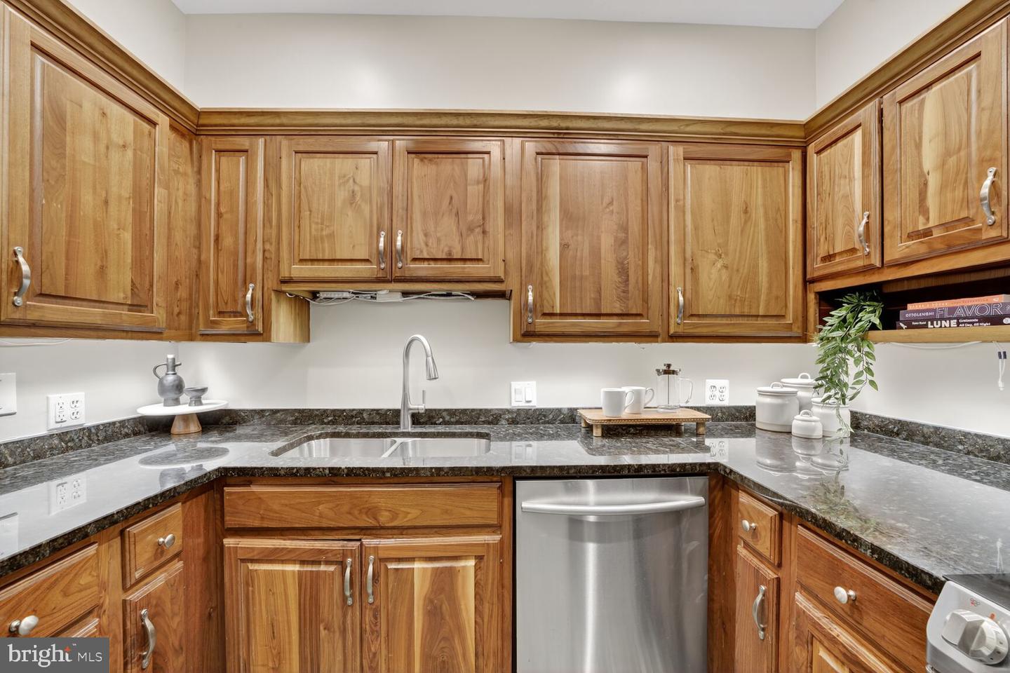 6 LOGAN CIR NW #3, WASHINGTON, District Of Columbia 20005, 2 Bedrooms Bedrooms, ,2 BathroomsBathrooms,Residential,For sale,6 LOGAN CIR NW #3,DCDC2230978 MLS # DCDC2230978