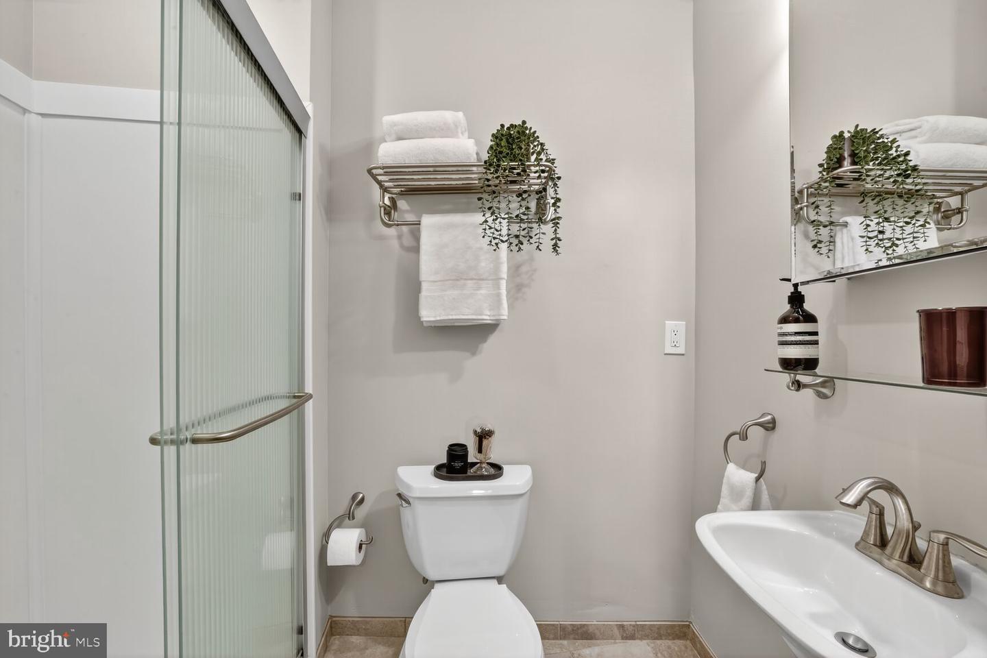 6 LOGAN CIR NW #3, WASHINGTON, District Of Columbia 20005, 2 Bedrooms Bedrooms, ,2 BathroomsBathrooms,Residential,For sale,6 LOGAN CIR NW #3,DCDC2230978 MLS # DCDC2230978