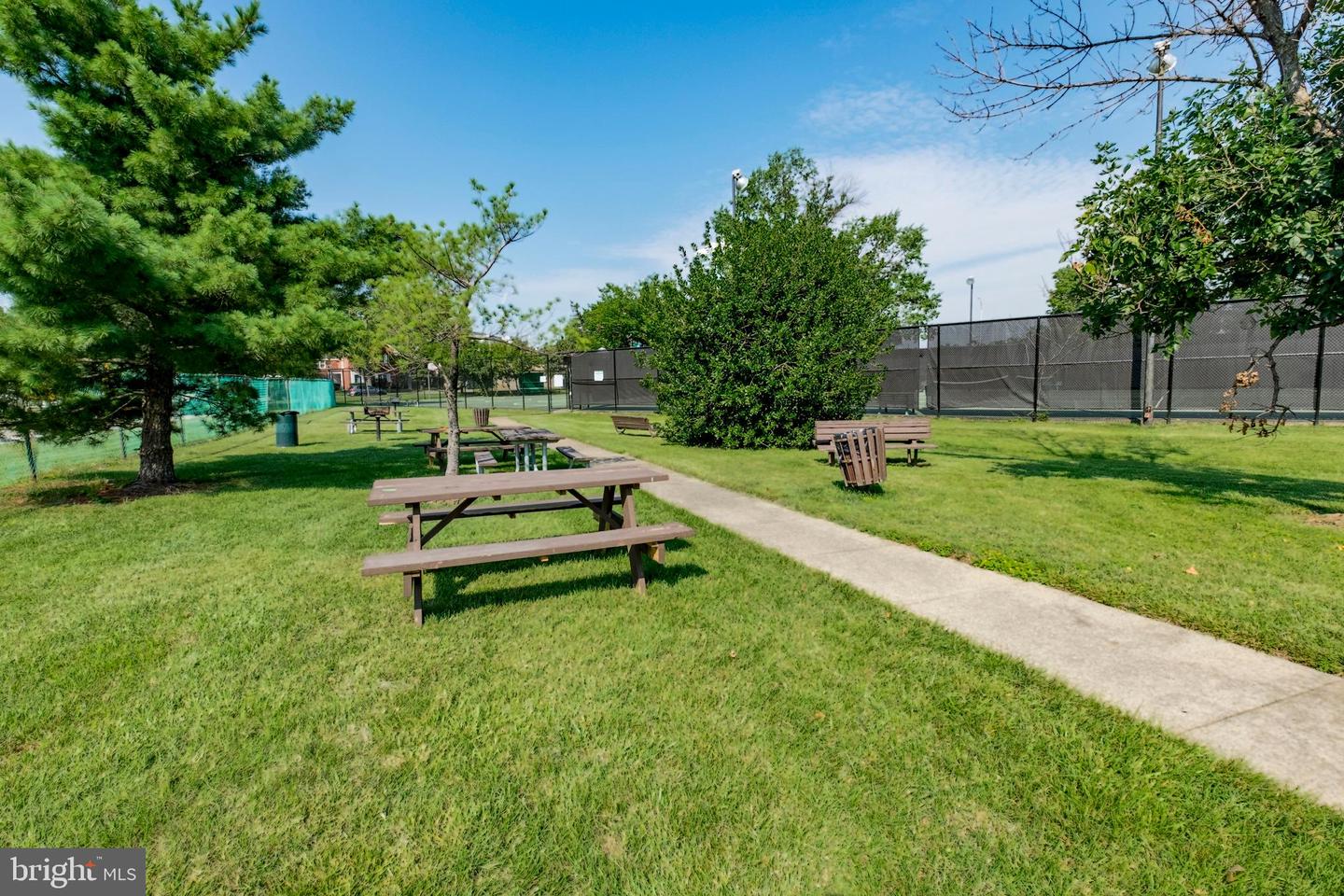 1225 MARTHA CUSTIS DR #PH 1602, ALEXANDRIA, Virginia 22302, 1 Bedroom Bedrooms, ,1 BathroomBathrooms,Residential,For sale,1225 MARTHA CUSTIS DR #PH 1602,VAAX2051610 MLS # VAAX2051610