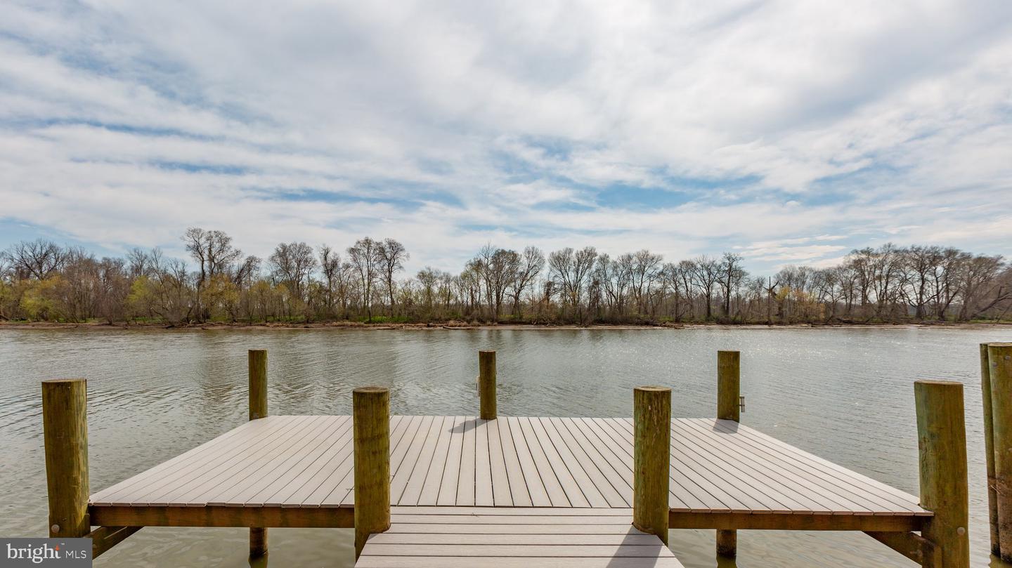 201 OLD LANDING CT, FREDERICKSBURG, Virginia 22405, 4 Bedrooms Bedrooms, ,2 BathroomsBathrooms,Residential,For sale,201 OLD LANDING CT,VAST2044114 MLS # VAST2044114