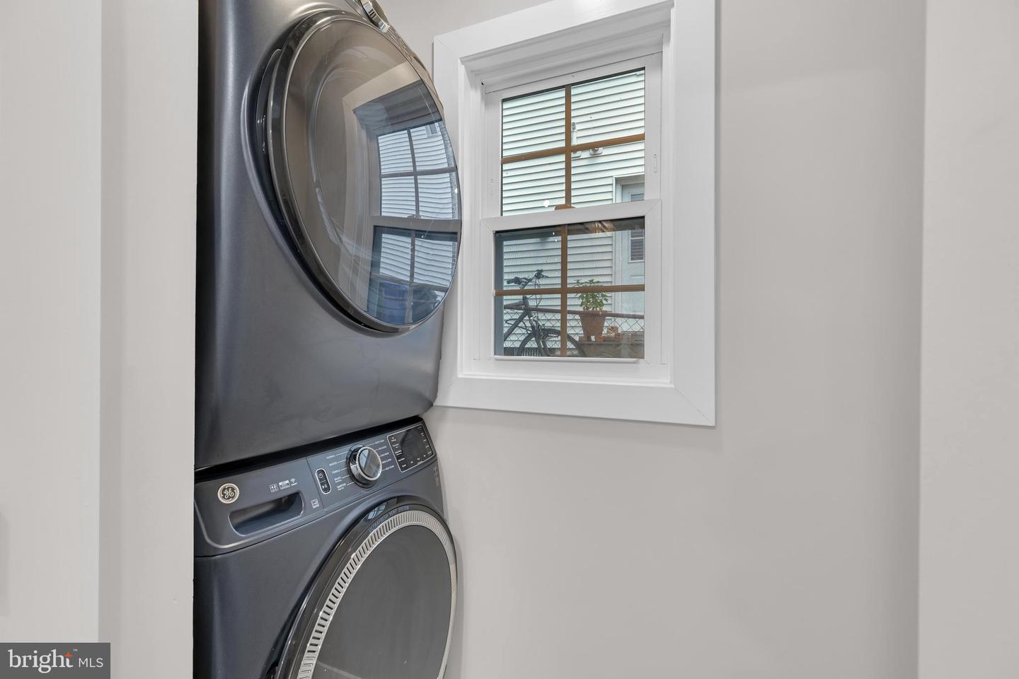 5105 11TH ST S, ARLINGTON, Virginia 22204, 2 Bedrooms Bedrooms, ,2 BathroomsBathrooms,Residential,For sale,5105 11TH ST S,VAAR2065876 MLS # VAAR2065876