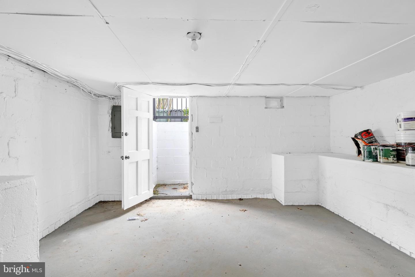 5105 11TH ST S, ARLINGTON, Virginia 22204, 2 Bedrooms Bedrooms, ,2 BathroomsBathrooms,Residential,For sale,5105 11TH ST S,VAAR2065876 MLS # VAAR2065876