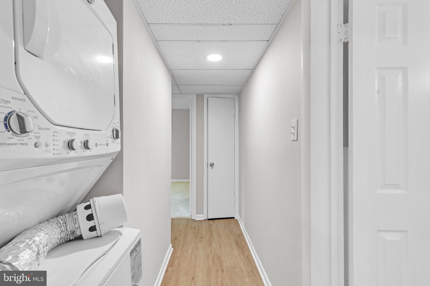 3314 S 28TH ST S #203, ALEXANDRIA, Virginia 22302, 2 Bedrooms Bedrooms, ,1 BathroomBathrooms,Residential,For sale,3314 S 28TH ST S #203,VAAX2051620 MLS # VAAX2051620