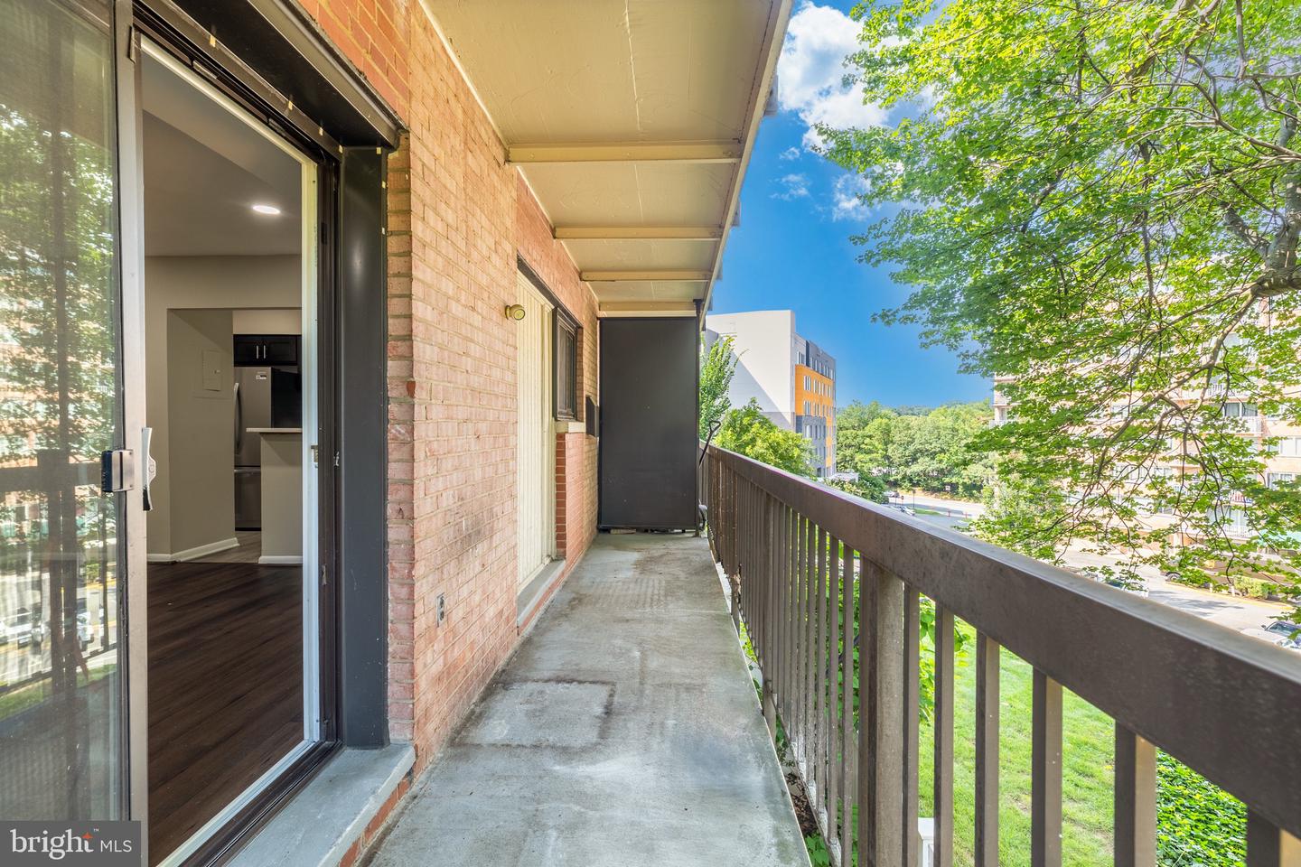 3314 S 28TH ST S #203, ALEXANDRIA, Virginia 22302, 2 Bedrooms Bedrooms, ,1 BathroomBathrooms,Residential,For sale,3314 S 28TH ST S #203,VAAX2051620 MLS # VAAX2051620