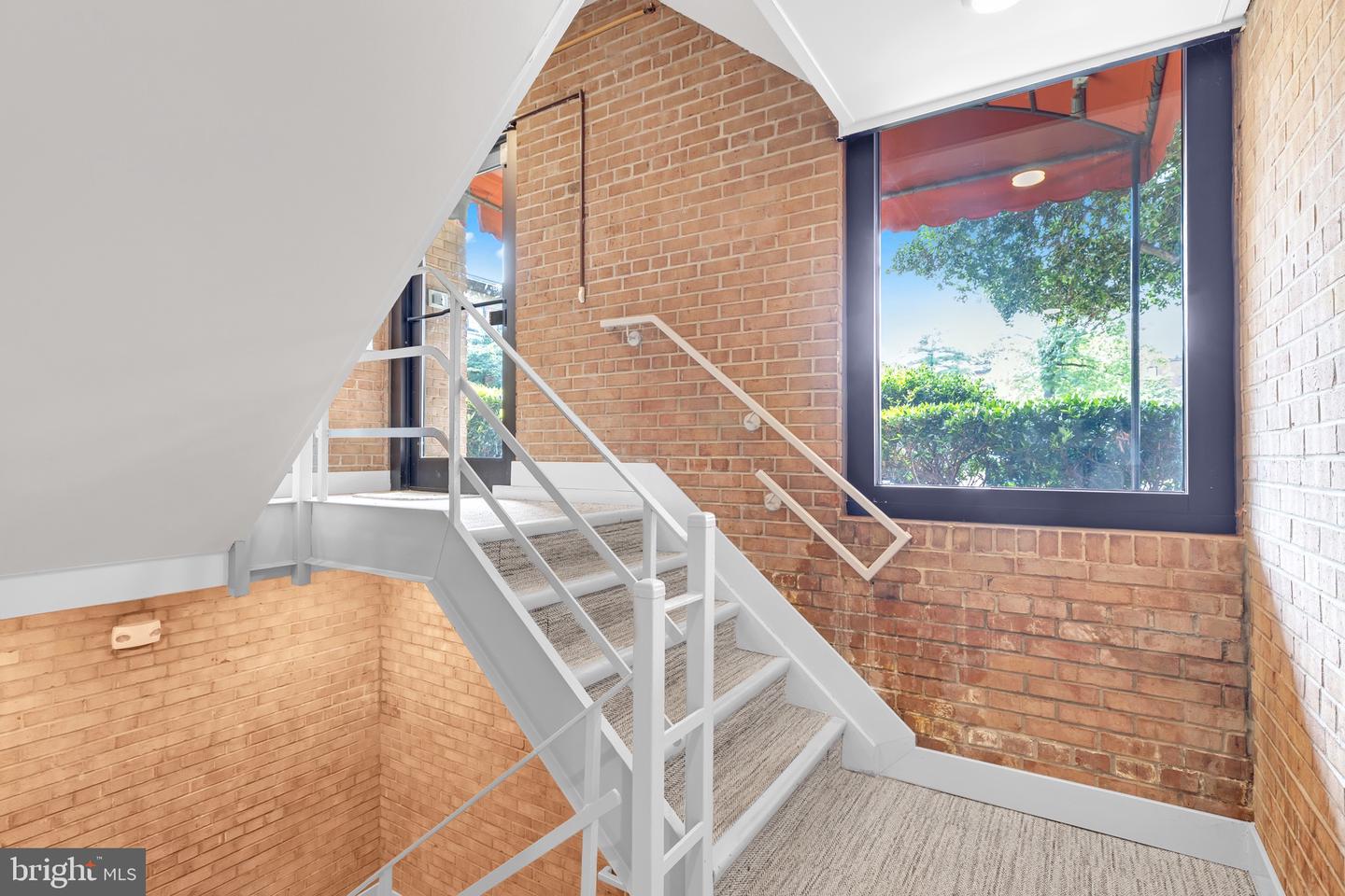 3314 S 28TH ST S #203, ALEXANDRIA, Virginia 22302, 2 Bedrooms Bedrooms, ,1 BathroomBathrooms,Residential,For sale,3314 S 28TH ST S #203,VAAX2051620 MLS # VAAX2051620