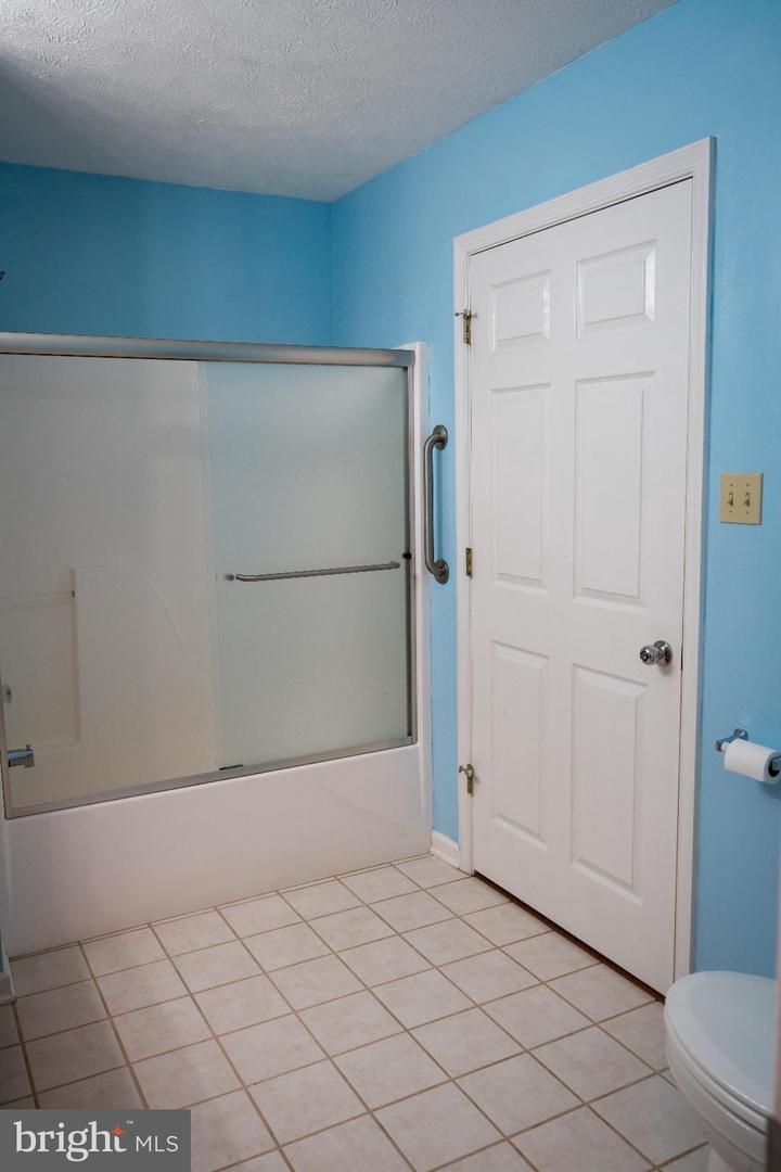 105 TANGLEWOOD LN, WINCHESTER, Virginia 22602, 2 Bedrooms Bedrooms, 5 Rooms Rooms,2 BathroomsBathrooms,Residential,For sale,105 TANGLEWOOD LN,VAFV2037966 MLS # VAFV2037966