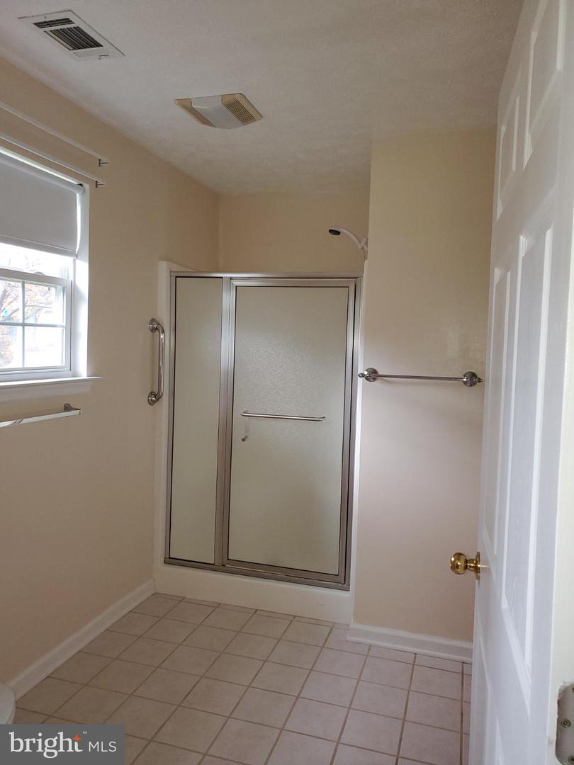 105 TANGLEWOOD LN, WINCHESTER, Virginia 22602, 2 Bedrooms Bedrooms, 5 Rooms Rooms,2 BathroomsBathrooms,Residential,For sale,105 TANGLEWOOD LN,VAFV2037966 MLS # VAFV2037966