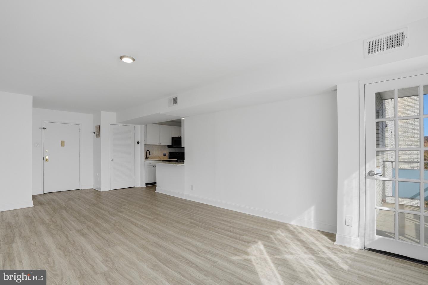 5340 HOLMES RUN PKWY #419, ALEXANDRIA, Virginia 22304, 2 Bedrooms Bedrooms, ,1 BathroomBathrooms,Residential,For sale,5340 HOLMES RUN PKWY #419,VAAX2051616 MLS # VAAX2051616