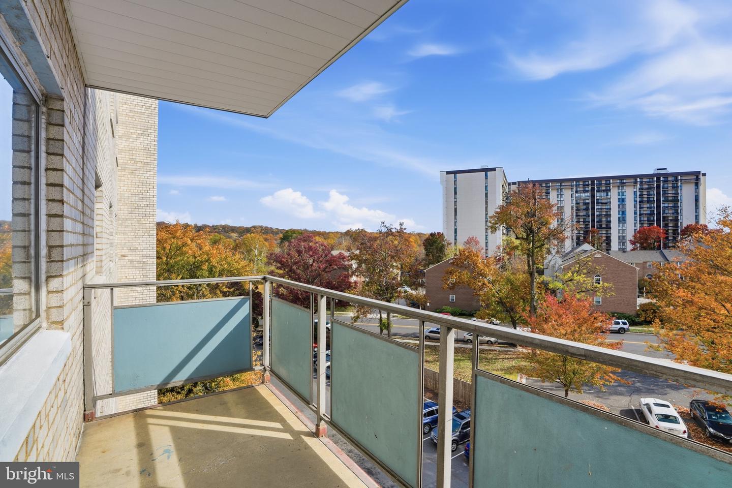 5340 HOLMES RUN PKWY #419, ALEXANDRIA, Virginia 22304, 2 Bedrooms Bedrooms, ,1 BathroomBathrooms,Residential,For sale,5340 HOLMES RUN PKWY #419,VAAX2051616 MLS # VAAX2051616