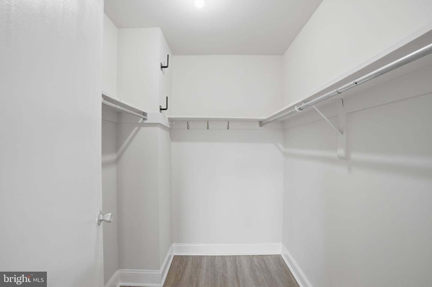 5340 HOLMES RUN PKWY #419, ALEXANDRIA, Virginia 22304, 2 Bedrooms Bedrooms, ,1 BathroomBathrooms,Residential,For sale,5340 HOLMES RUN PKWY #419,VAAX2051616 MLS # VAAX2051616