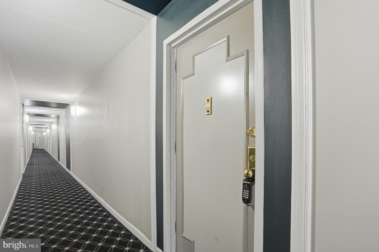 5340 HOLMES RUN PKWY #419, ALEXANDRIA, Virginia 22304, 2 Bedrooms Bedrooms, ,1 BathroomBathrooms,Residential,For sale,5340 HOLMES RUN PKWY #419,VAAX2051616 MLS # VAAX2051616