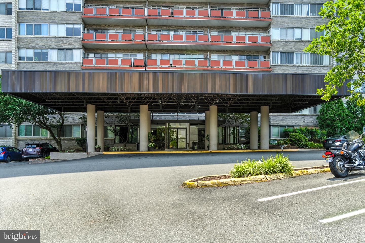 5340 HOLMES RUN PKWY #419, ALEXANDRIA, Virginia 22304, 2 Bedrooms Bedrooms, ,1 BathroomBathrooms,Residential,For sale,5340 HOLMES RUN PKWY #419,VAAX2051616 MLS # VAAX2051616