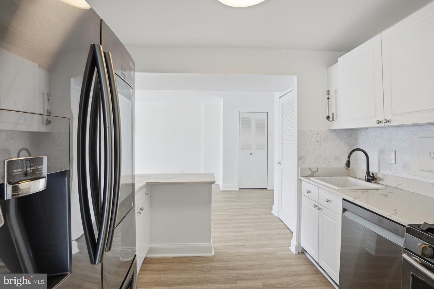 5340 HOLMES RUN PKWY #419, ALEXANDRIA, Virginia 22304, 2 Bedrooms Bedrooms, ,1 BathroomBathrooms,Residential,For sale,5340 HOLMES RUN PKWY #419,VAAX2051616 MLS # VAAX2051616